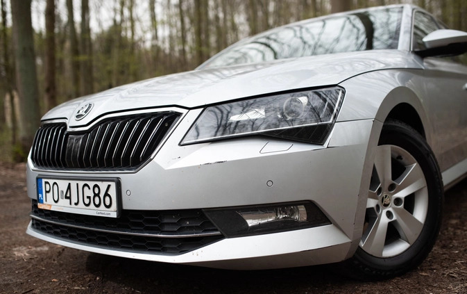 Skoda Superb cena 45900 przebieg: 249890, rok produkcji 2015 z Poznań małe 79